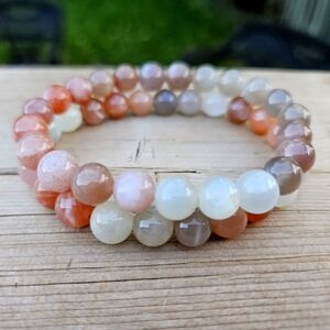 Peach Moonstone stretch bracelet bnwt